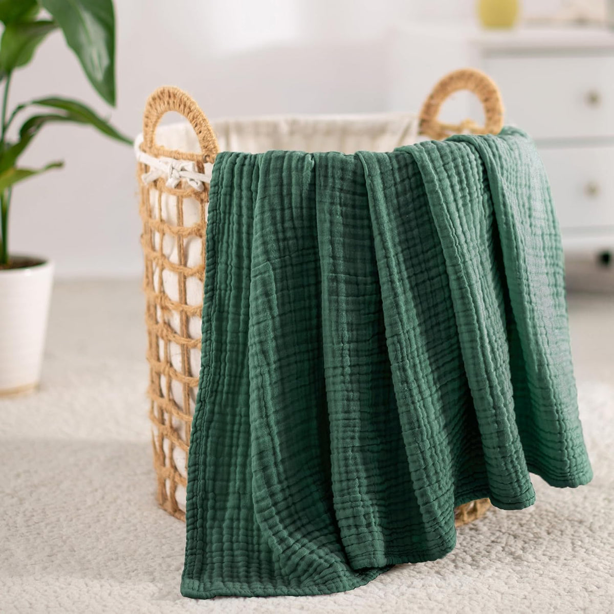 Carriediosa 100% Cotton Muslin Throw Blanket 90" X 90" Queen Size，4-Layers Summer Gauze Throws for Bed Couch，Soft Lightweight Breathable Linen Blankets Bedspread for Adults All Season，Dark Green