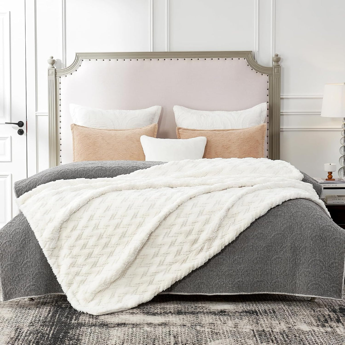 Cozy Bliss Faux Fur Throw Blanket for Couch - Ultra Soft Fuzzy Cozy Throw Gift Blankets for Women,Cream White Boho Blanket for Sofa Bedroom Living Room.50 * 60 Inches