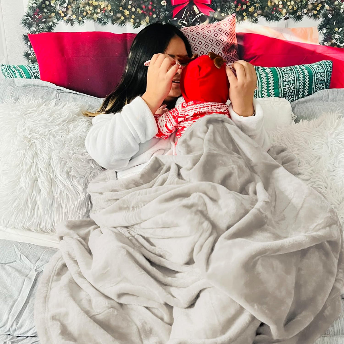 Bedsure Fleece Throw Blanket Linen - 300GSM Soft Lightweight Plush Cozy Blankets for Bed, Sofa, Couch, Travel, Camping, 50x60 inches