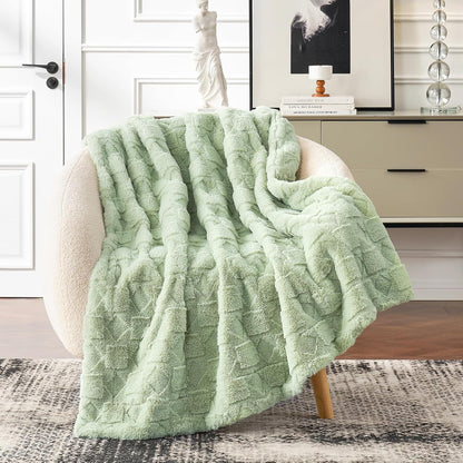Cozy Bliss Faux Fur Throw Blanket for Couch - Soft Checkered Fuzzy Cozy Throw Gift Blankets for Women,Sage Green Boho Blanket for Sofa Bedroom Living Room.60 * 80 Inches