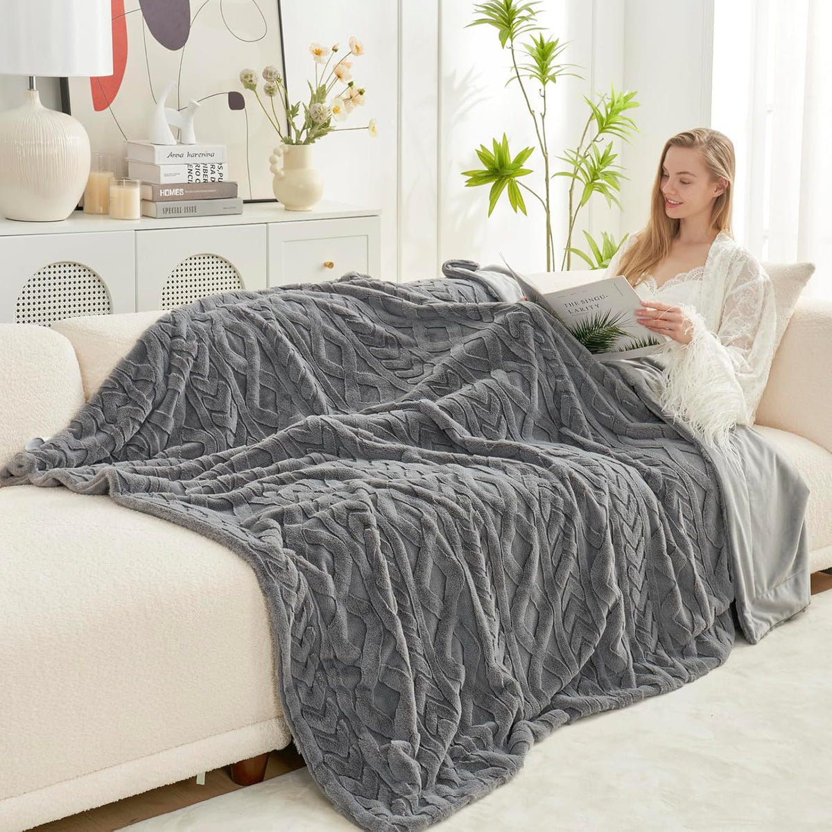 Cozy Bliss Faux Fur Throw Blanket for Couch, Jacquard Fuzzy Plush Soft Thick Winter Throw Blanket for Sofa Bed Living Room Bedroom，60"x80" Grey